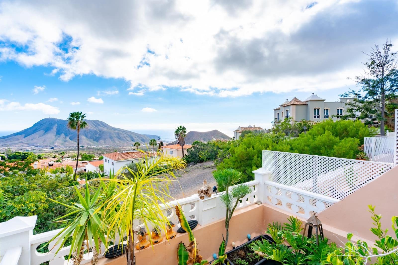 2 bedroom Apartment for sale in Chayofa with pool garage - € 349,000 (Ref: 9485351)