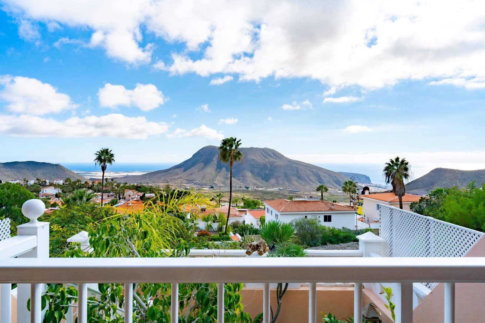 2 bedroom Apartment for sale in Chayofa with pool garage - € 329,000 (Ref: 9485351)