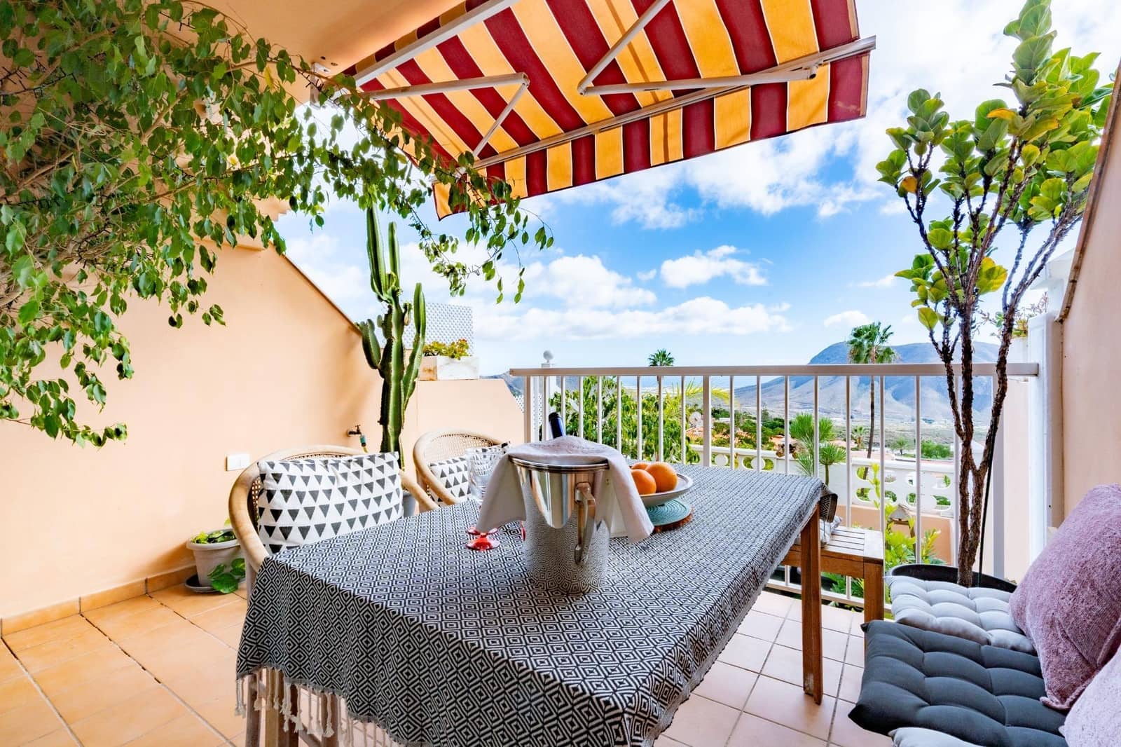 2 bedroom Apartment for sale in Chayofa with pool garage - € 329,000 (Ref: 9485351)