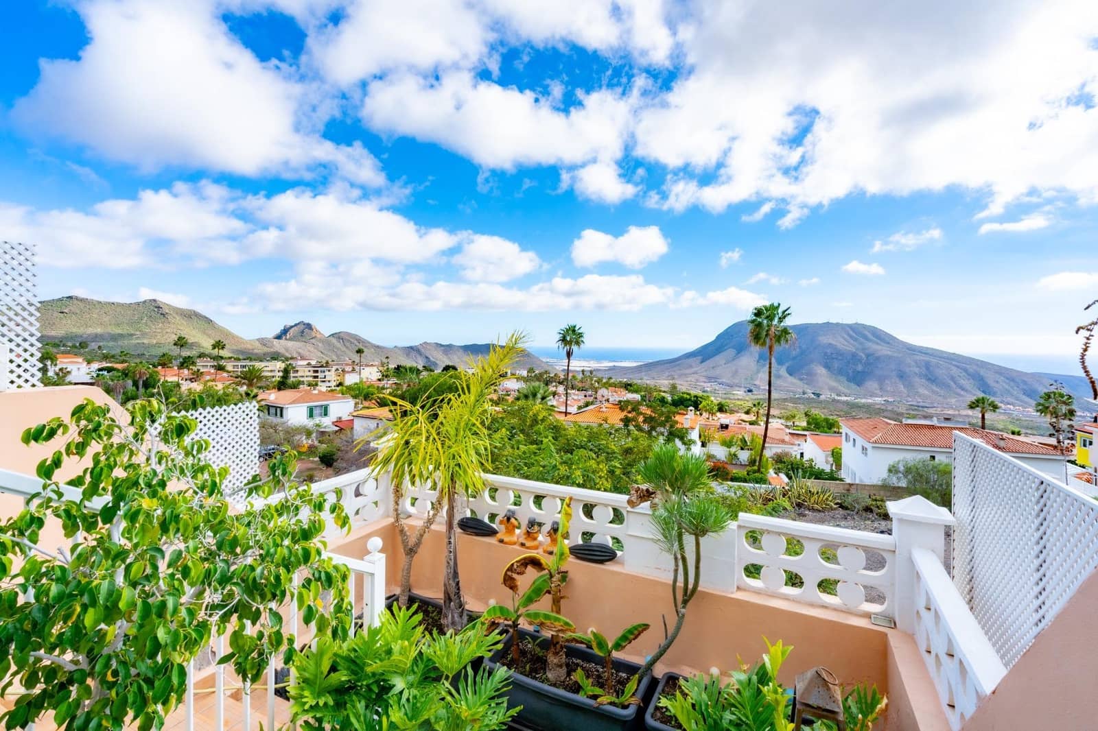 2 bedroom Apartment for sale in Chayofa with pool garage - € 329,000 (Ref: 9485351)