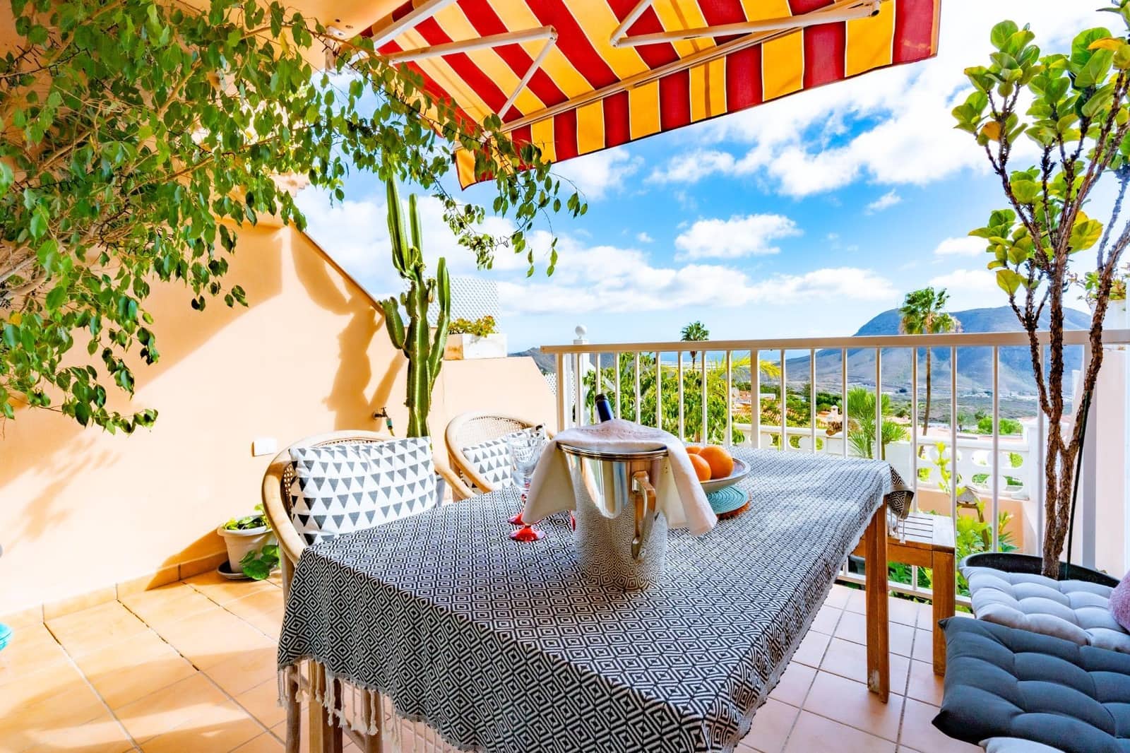 2 bedroom Apartment for sale in Chayofa with pool garage - € 329,000 (Ref: 9485351)