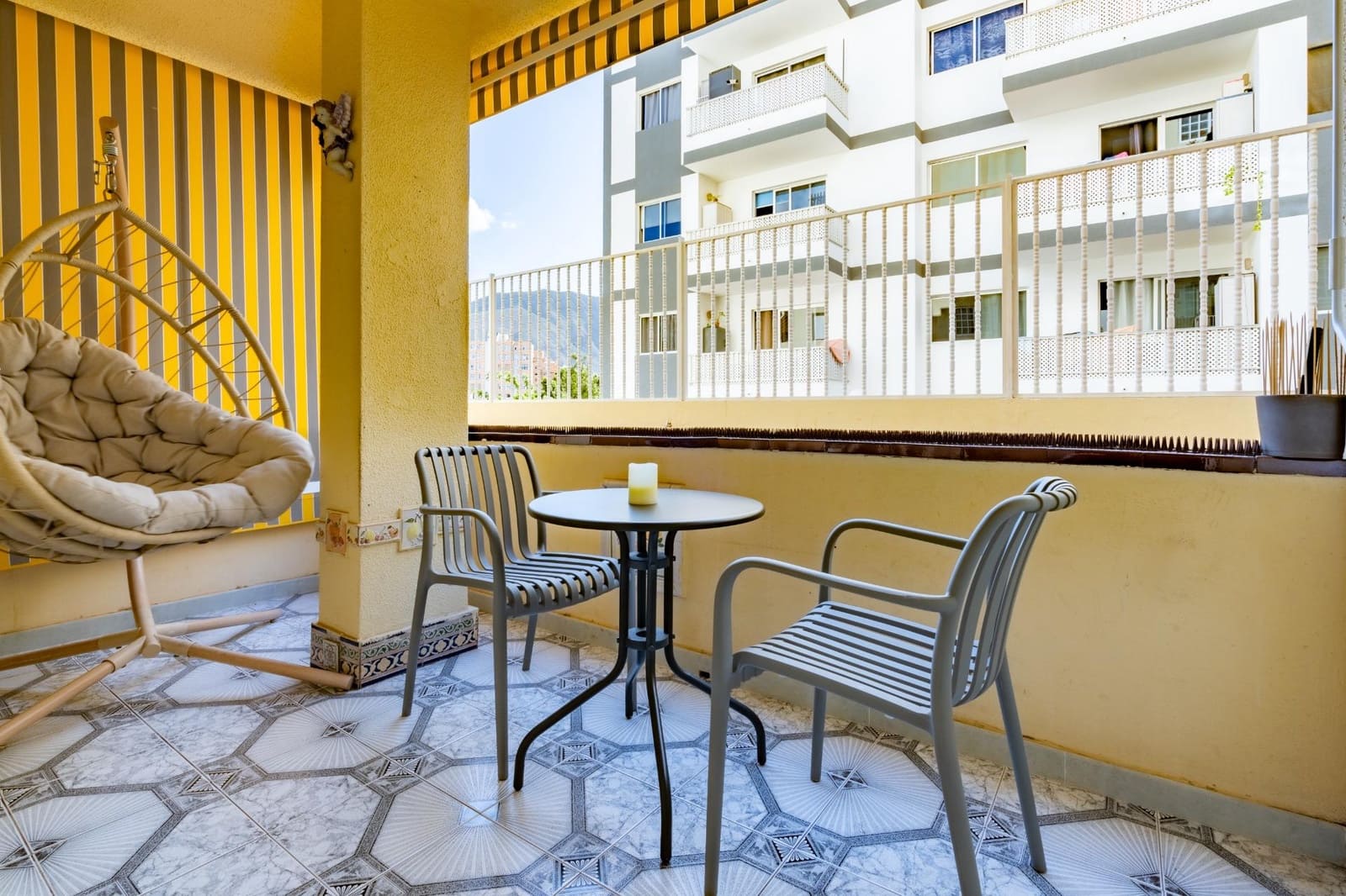 2 bedroom Apartment for sale in Los Cristianos - € 309,000 (Ref: 9491496)