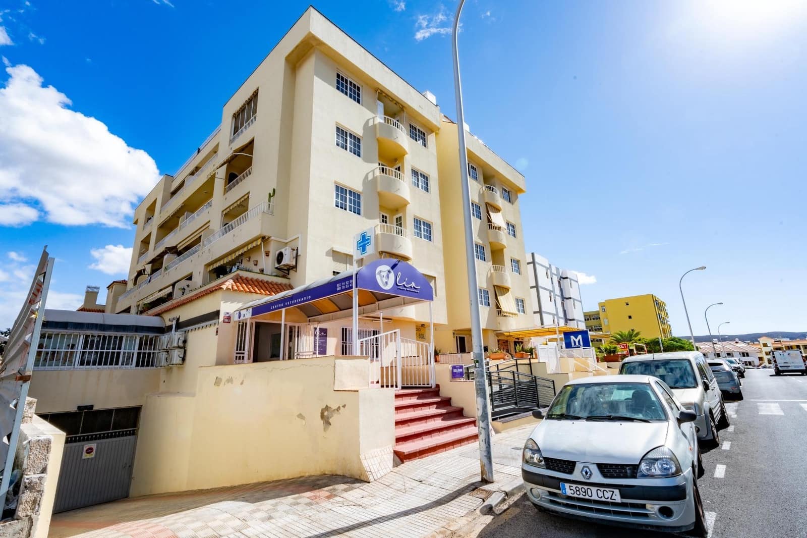 2 bedroom Apartment for sale in Los Cristianos - € 309,000 (Ref: 9491496)