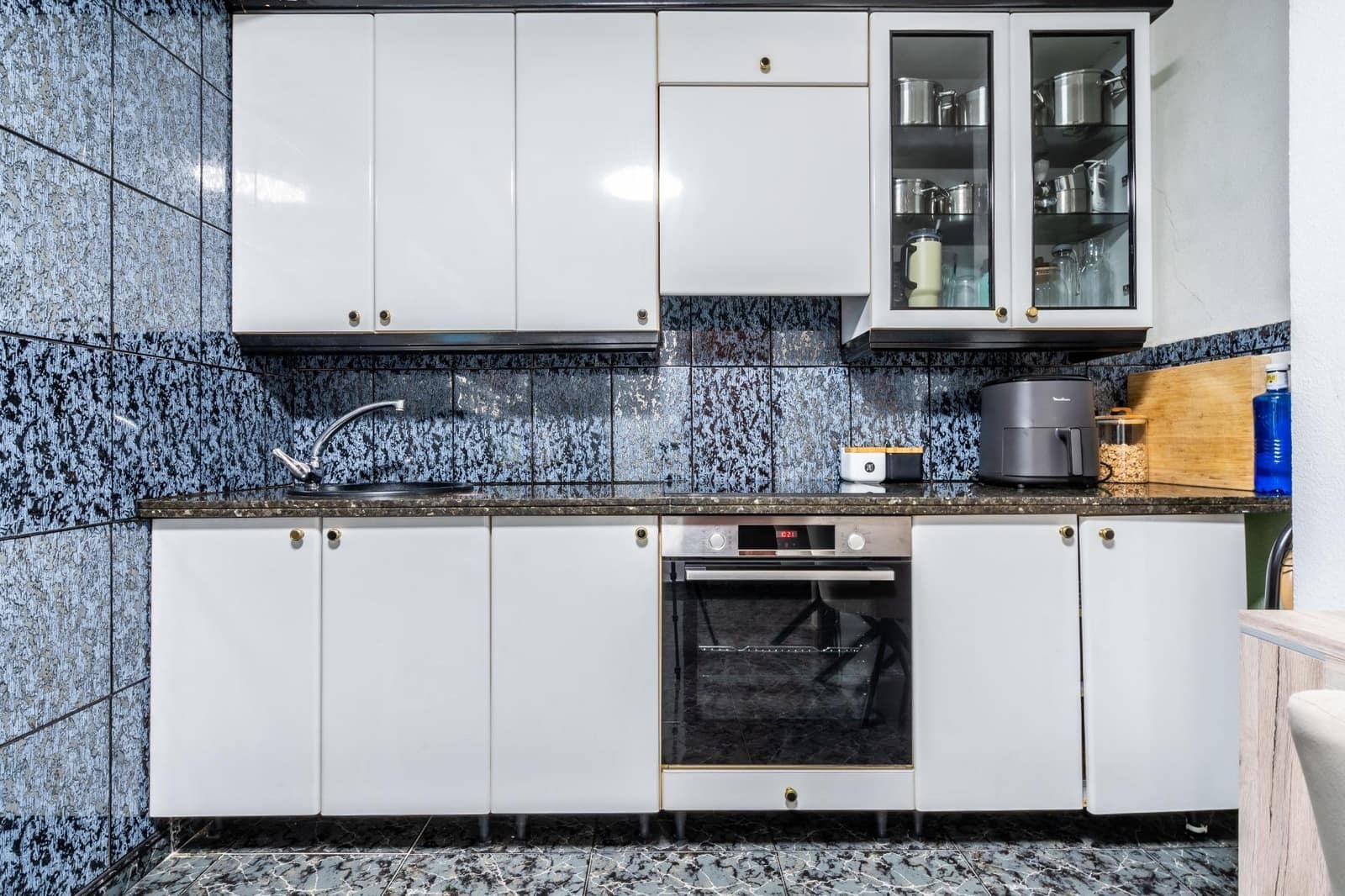 2 bedroom Apartment for sale in Los Cristianos - € 284,000 (Ref: 9491496)