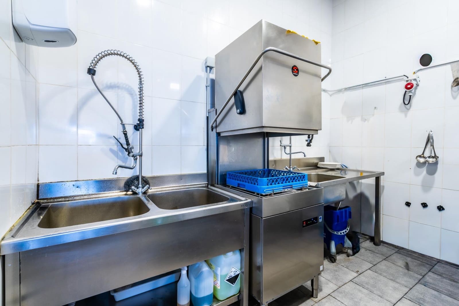 Commercial for rent in Playa de las Americas - € 12,000 (Ref: 9536010)