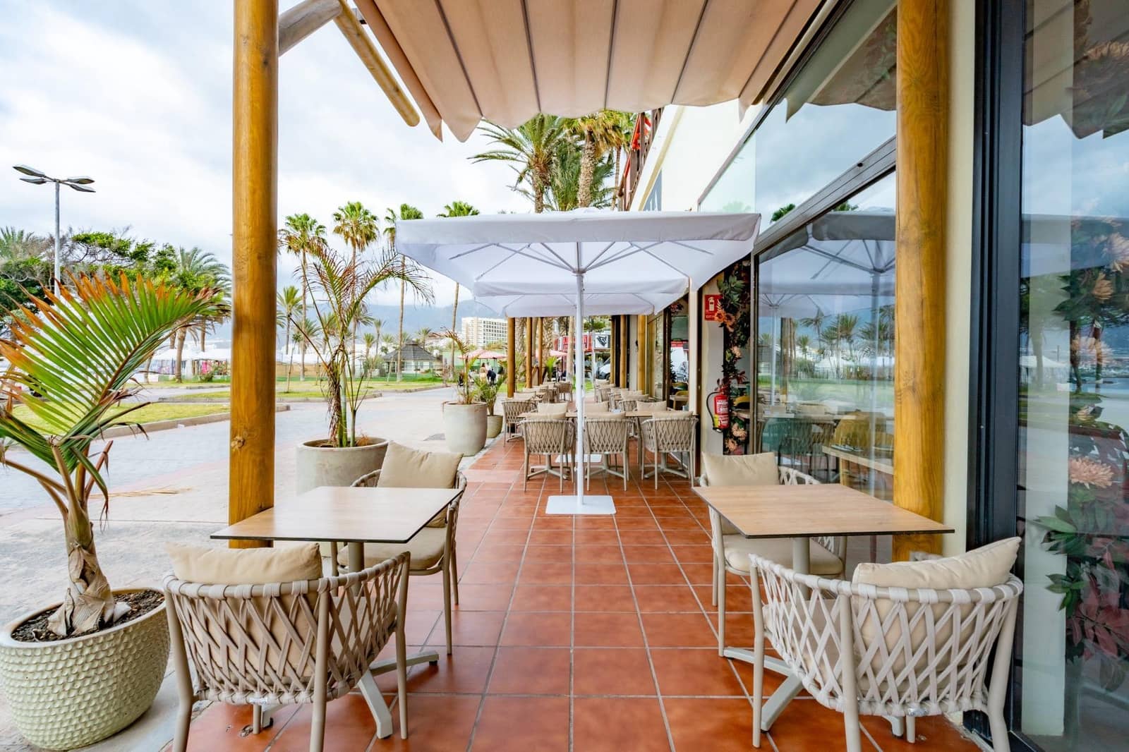 Comercial para arrendar em Playa de las Americas - 12 000 € (Ref: 9536010)