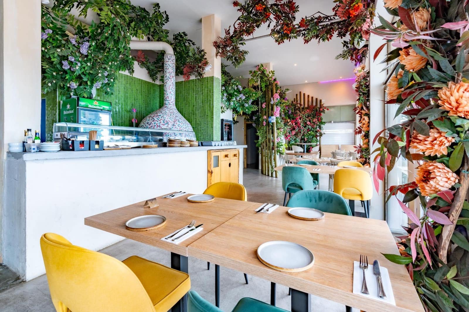 Comercial para arrendar em Playa de las Americas - 12 000 € (Ref: 9536010)