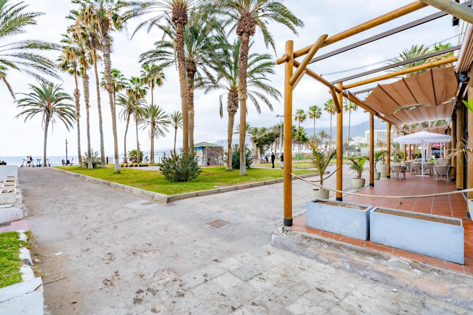 Comercial para arrendar em Playa de las Americas - 12 000 € (Ref: 9536010)