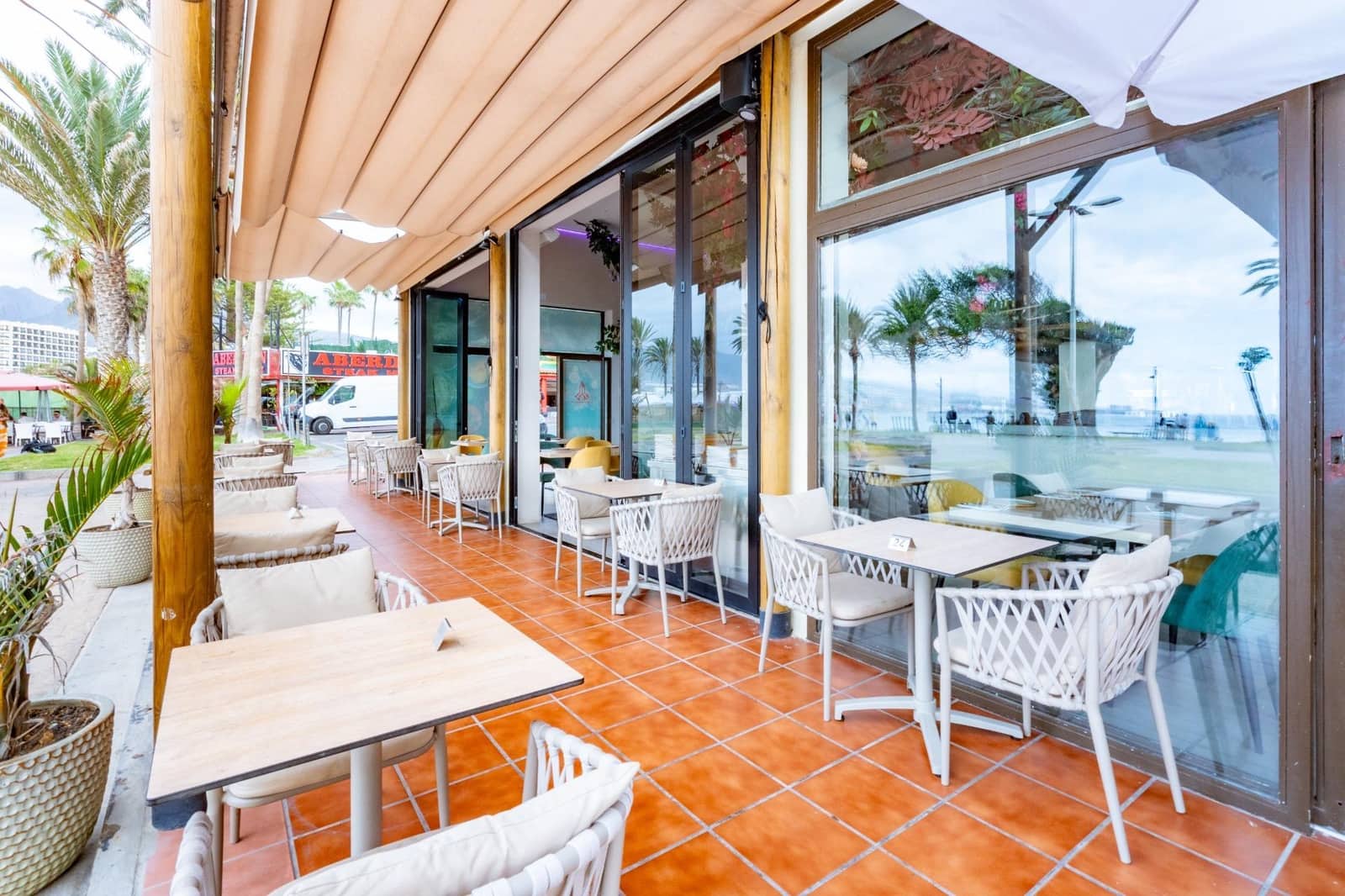 Erhverv til leje i Playa de las Americas - € 12.000 (Ref: 9536010)