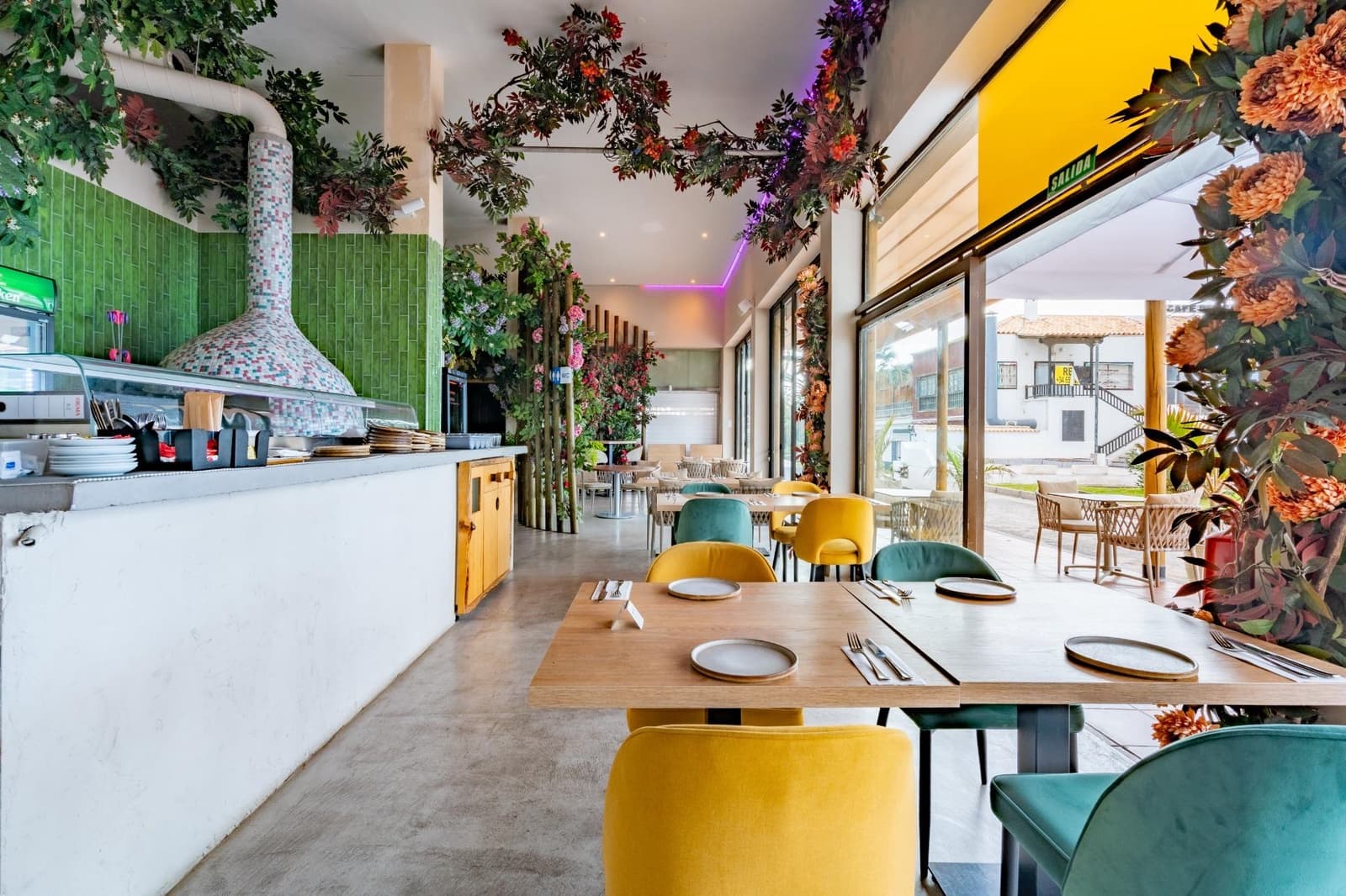 Erhverv til leje i Playa de las Americas - € 12.000 (Ref: 9536010)