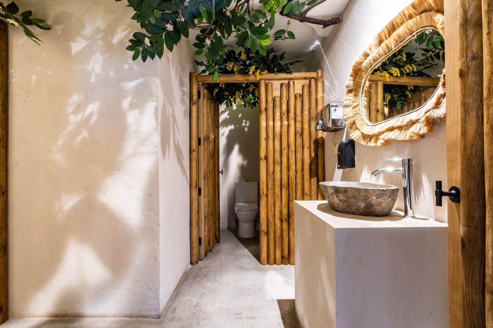 Erhverv til leje i Playa de las Americas - € 12.000 (Ref: 9536010)