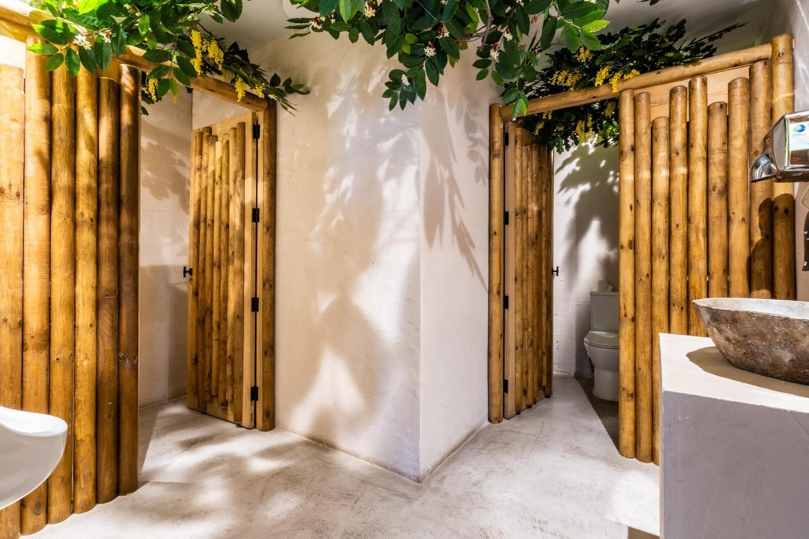 Erhverv til leje i Playa de las Americas - € 12.000 (Ref: 9536010)