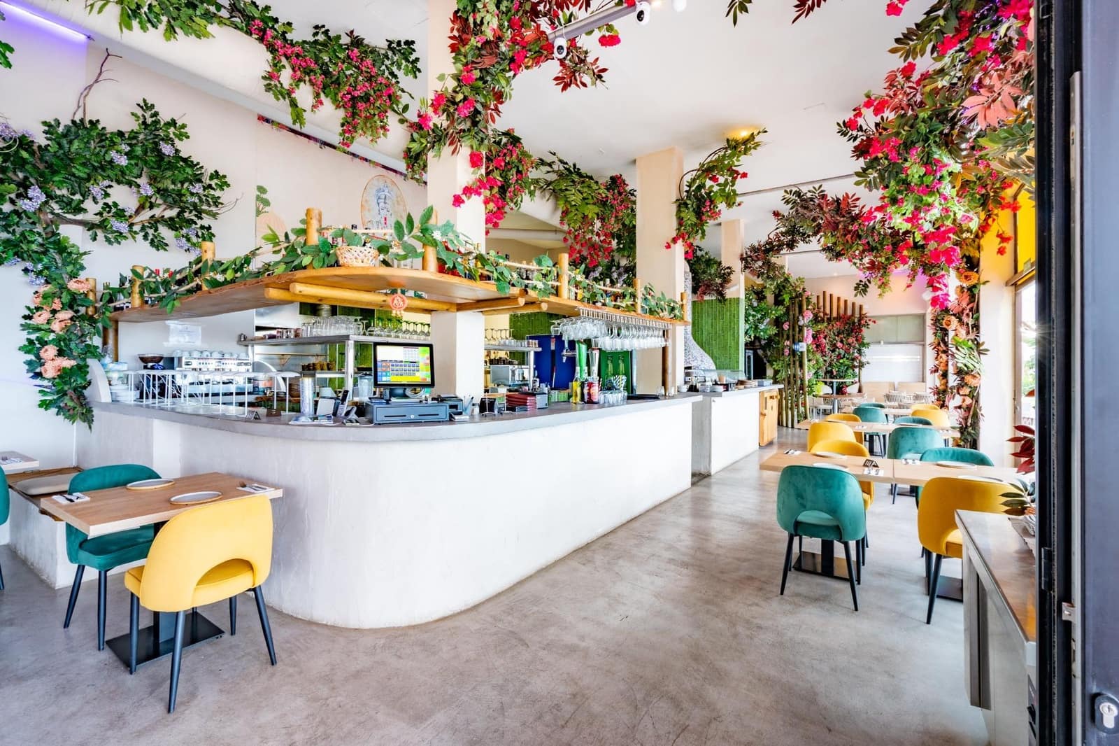 Erhverv til leje i Playa de las Americas - € 12.000 (Ref: 9536010)