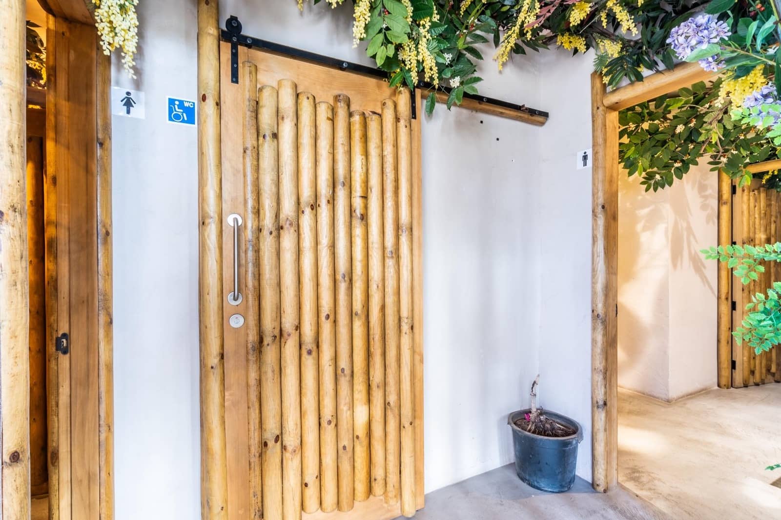 Erhverv til leje i Playa de las Americas - € 12.000 (Ref: 9536010)