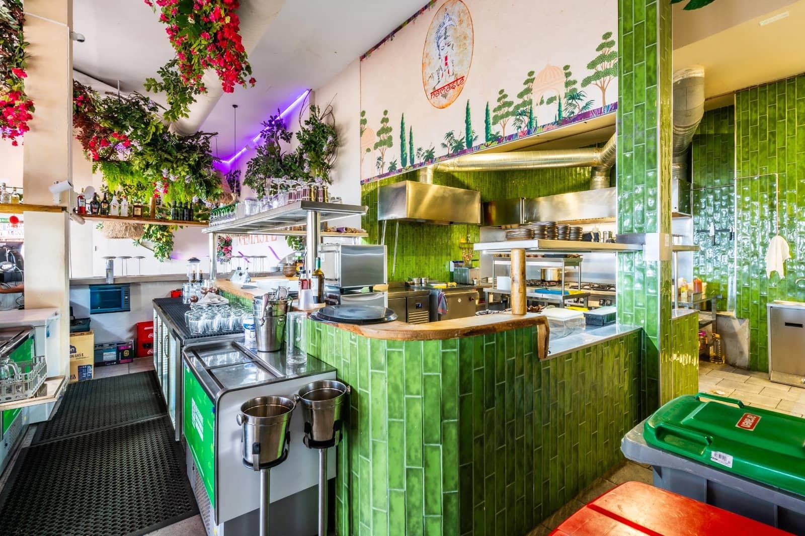 Erhverv til leje i Playa de las Americas - € 12.000 (Ref: 9536010)