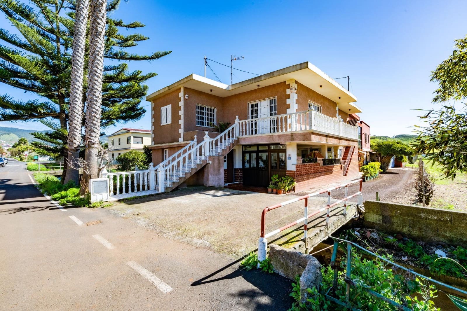 3 bedroom Villa for sale in San Cristobal de La Laguna - € 397,000 (Ref: 9583005)