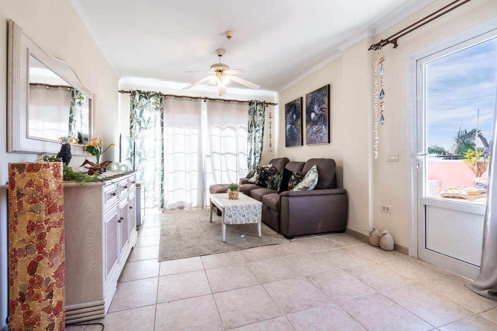 1 soverom Leilighet til leie i Los Cristianos med svømmebasseng - € 1 700 (Ref: 9583006)