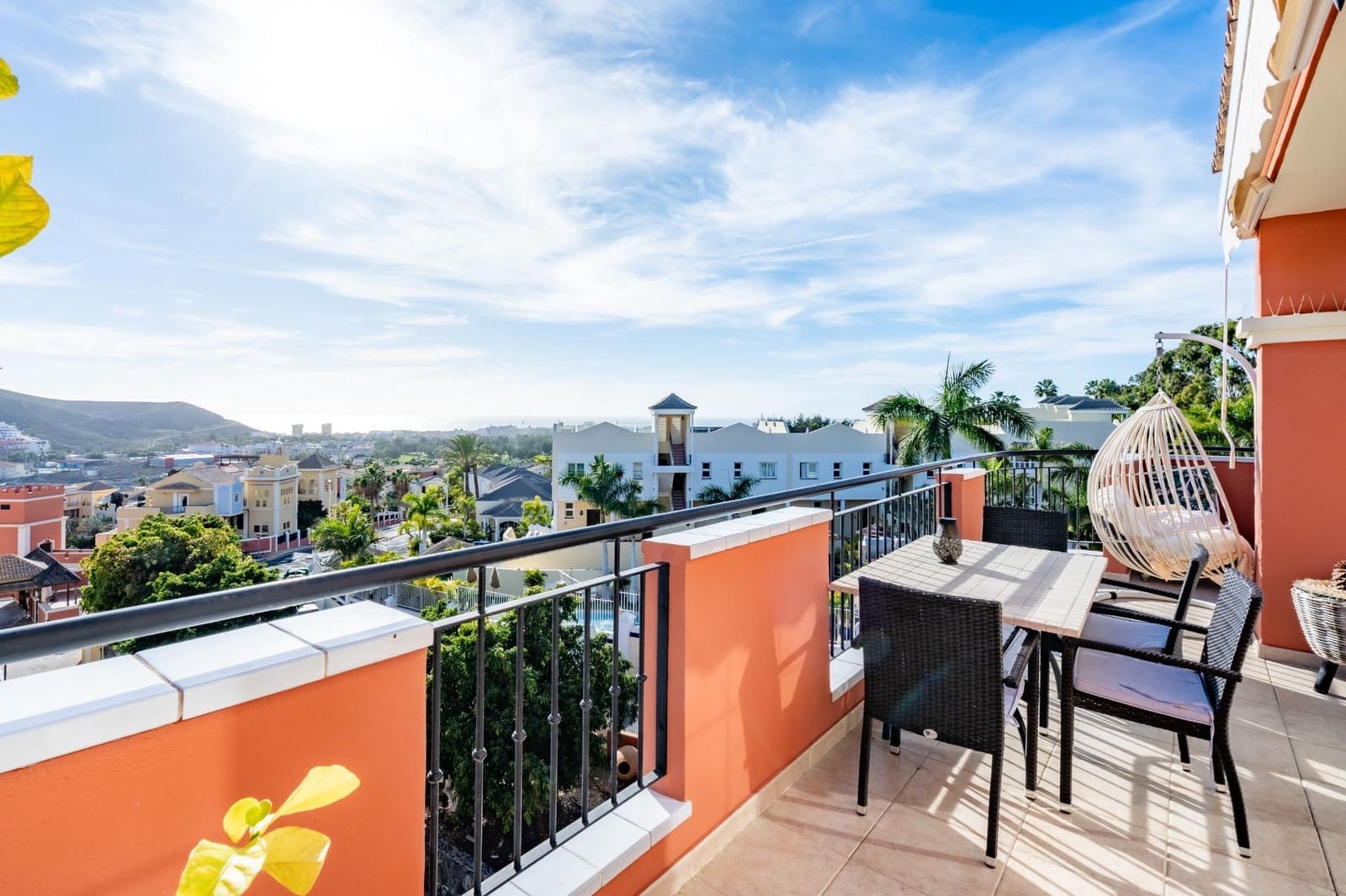 1 soverom Leilighet til leie i Los Cristianos med svømmebasseng - € 1 700 (Ref: 9583006)