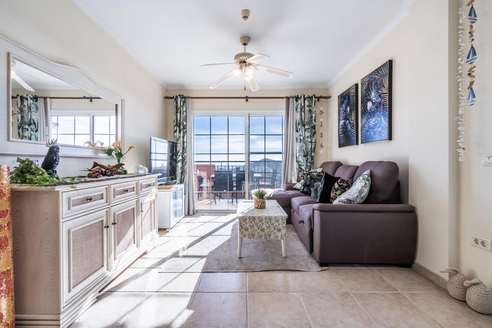 1 soverom Leilighet til leie i Los Cristianos med svømmebasseng - € 1 700 (Ref: 9583006)