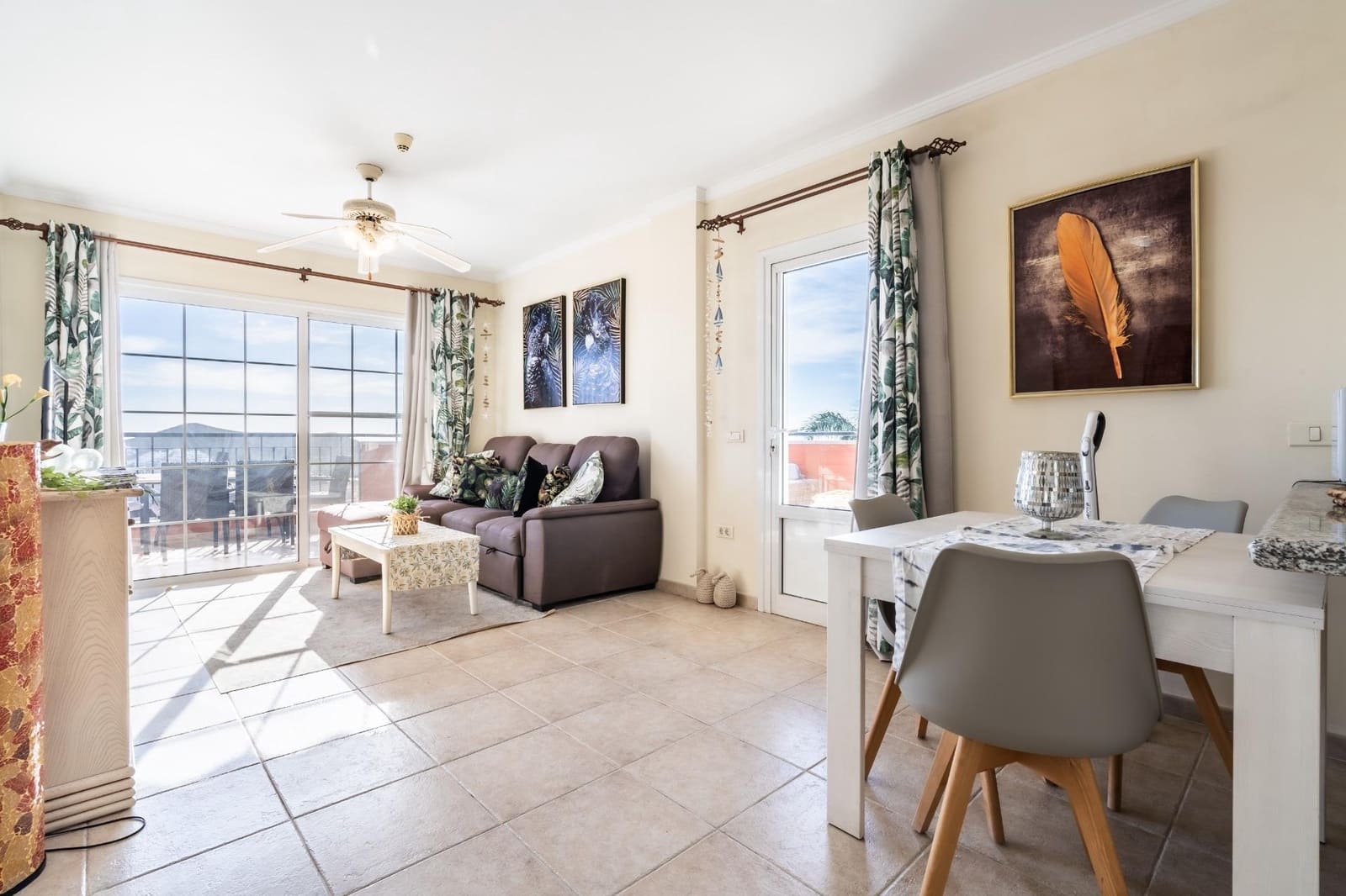 1 soverom Leilighet til leie i Los Cristianos med svømmebasseng - € 1 700 (Ref: 9583006)