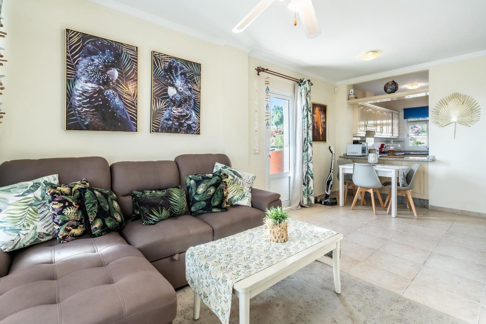 1 soverom Leilighet til leie i Los Cristianos med svømmebasseng - € 1 700 (Ref: 9583006)