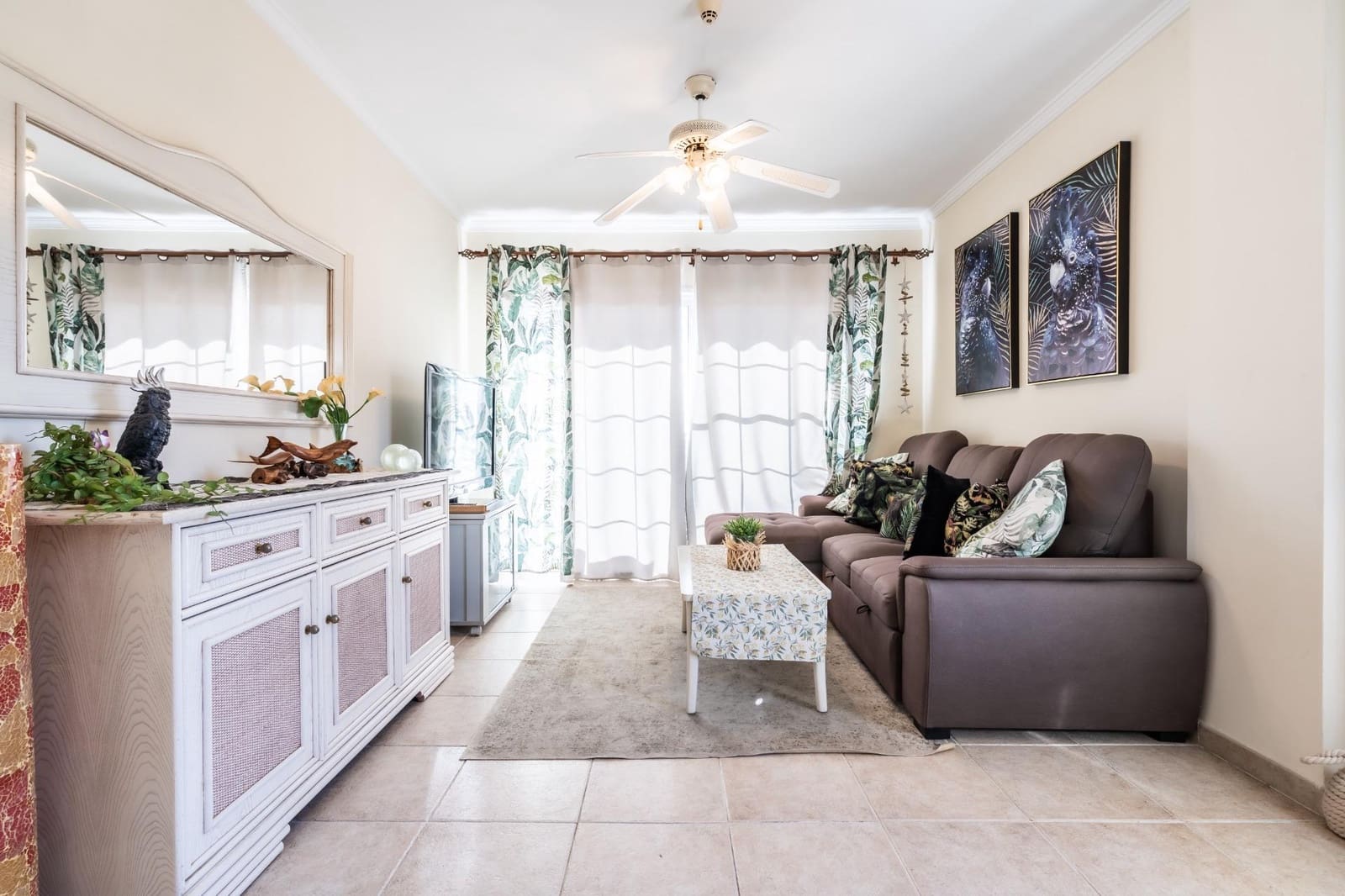 1 soverom Leilighet til leie i Los Cristianos med svømmebasseng - € 1 700 (Ref: 9583006)