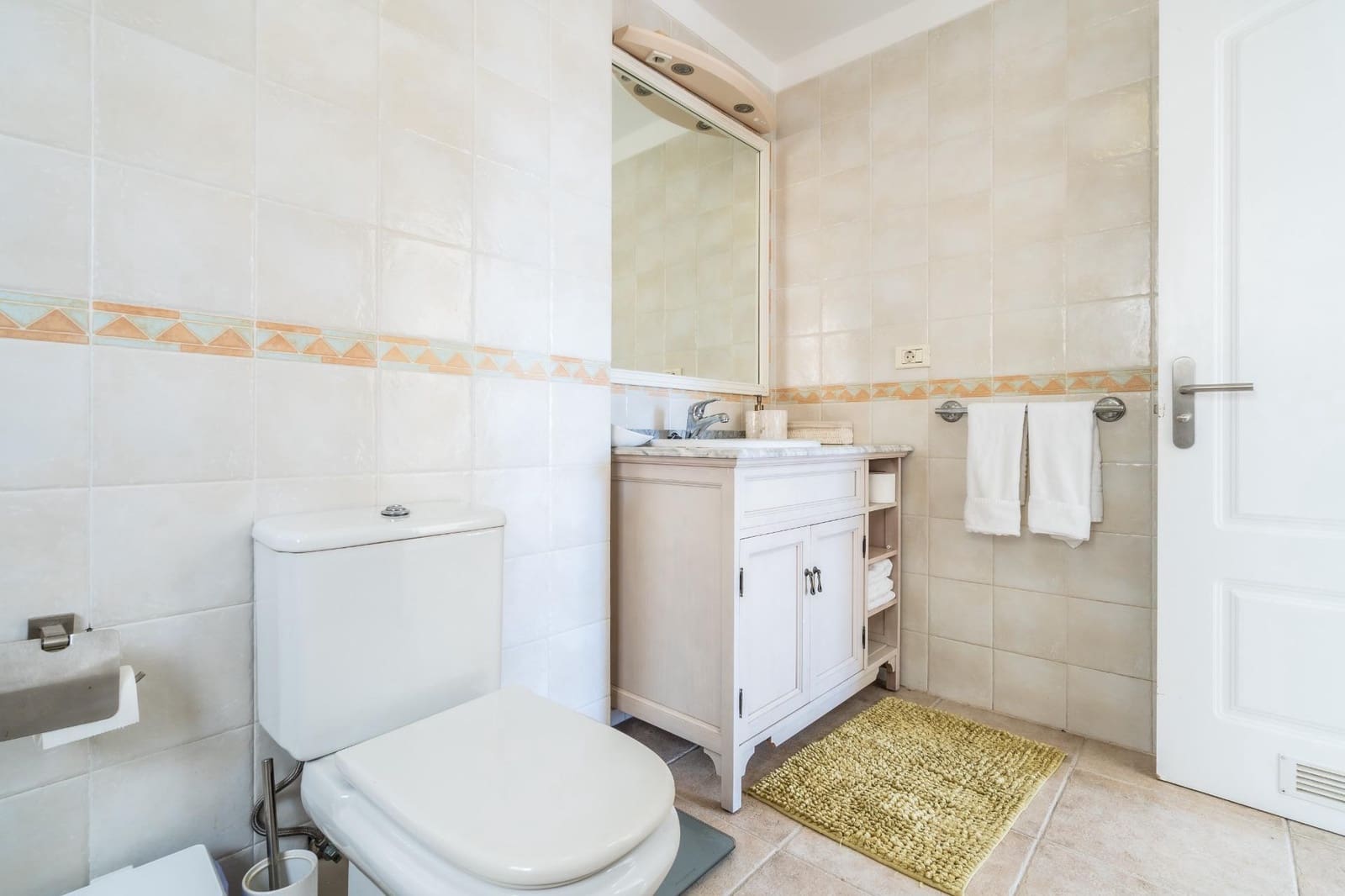 1 soverom Leilighet til leie i Los Cristianos med svømmebasseng - € 1 700 (Ref: 9583006)