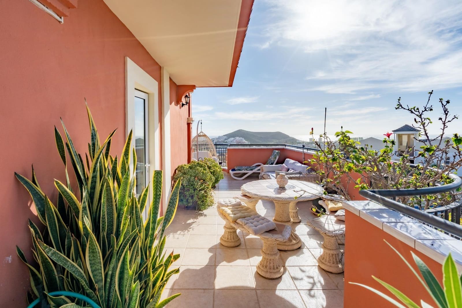 1 soverom Leilighet til leie i Los Cristianos med svømmebasseng - € 1 700 (Ref: 9583006)