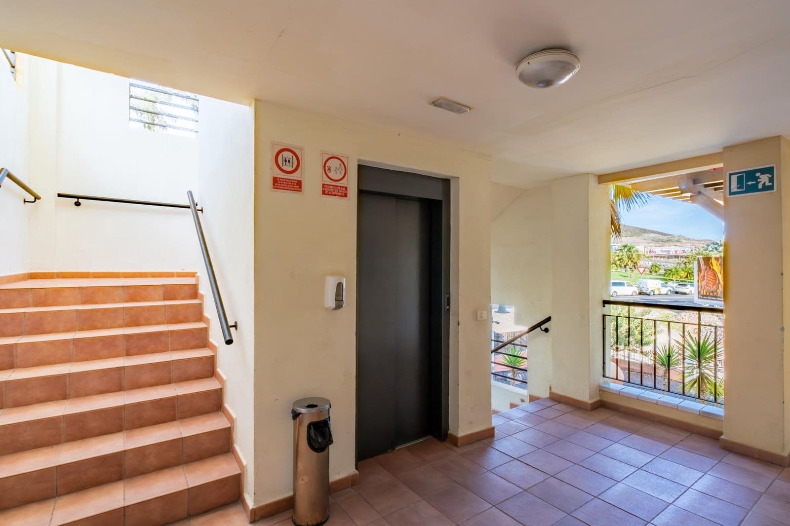 1 soverom Leilighet til leie i Los Cristianos med svømmebasseng - € 1 700 (Ref: 9583006)