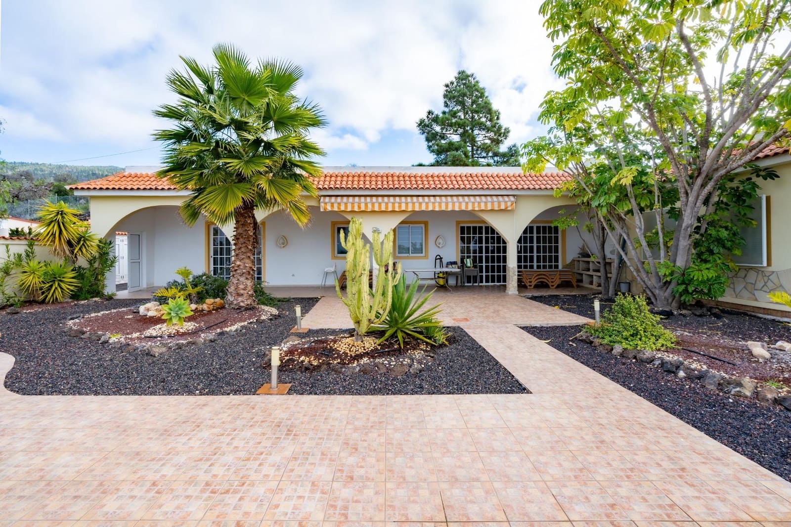 15 soverom Villa til salgs i Guia de Isora - € 2 499 000 (Ref: 9596240)