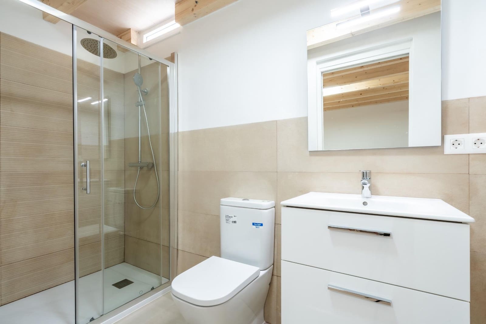 2 bedroom Flat for sale in Santa Cruz de Tenerife - € 299,900 (Ref: 9605057)