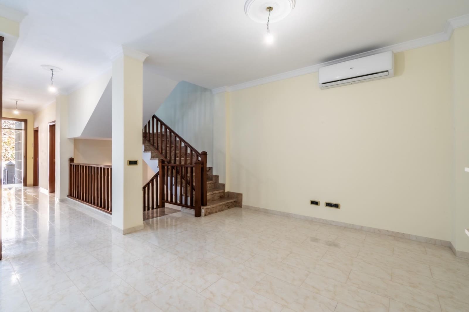 5 sypialnia Dom szeregowy na sprzedaż w San Cristobal de La Laguna z garażem - 595 000 € (Ref: 9605058)