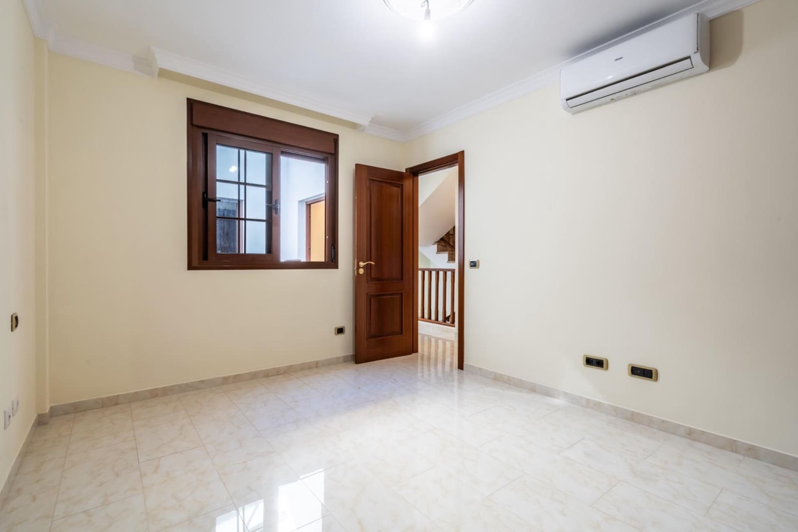 5 sypialnia Dom szeregowy na sprzedaż w San Cristobal de La Laguna z garażem - 595 000 € (Ref: 9605058)