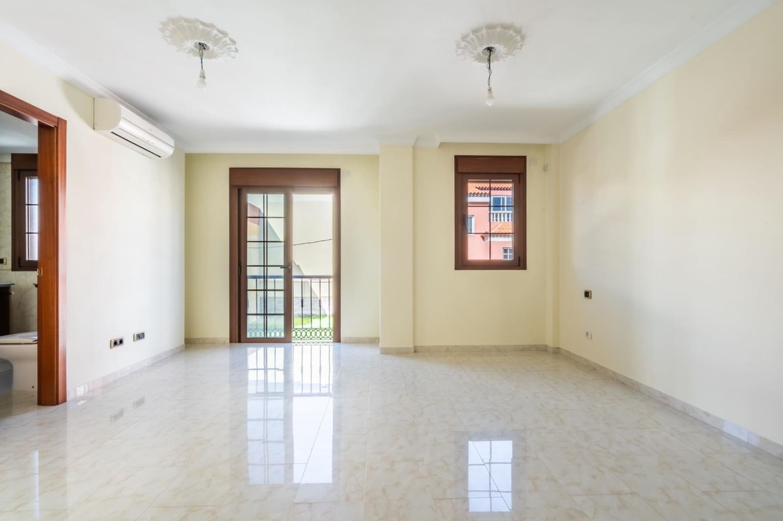 5 sypialnia Dom szeregowy na sprzedaż w San Cristobal de La Laguna z garażem - 595 000 € (Ref: 9605058)