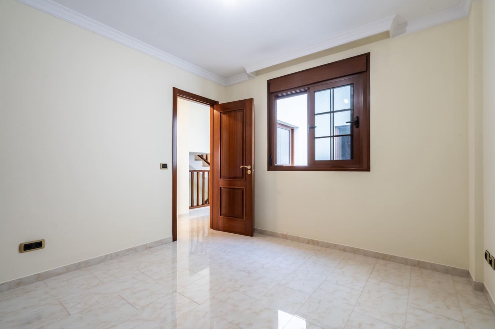 5 sypialnia Dom szeregowy na sprzedaż w San Cristobal de La Laguna z garażem - 595 000 € (Ref: 9605058)