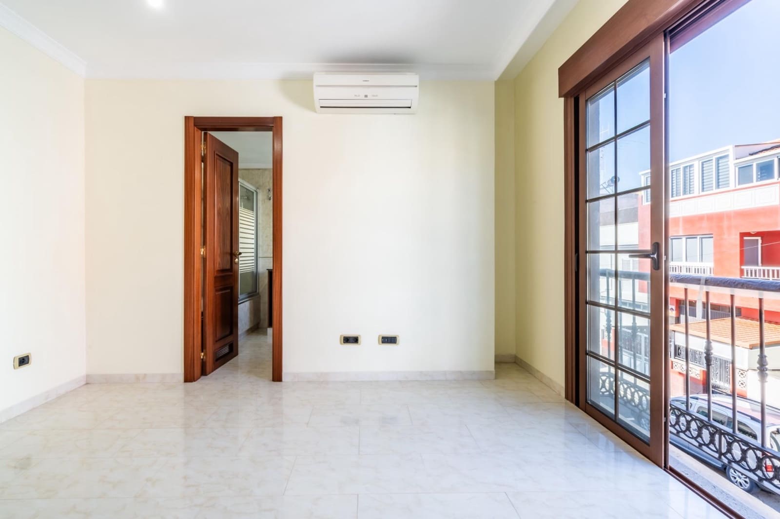 5 sypialnia Dom szeregowy na sprzedaż w San Cristobal de La Laguna z garażem - 595 000 € (Ref: 9605058)