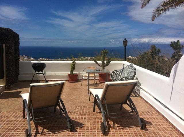 11 makuuhuone Huvila myytävänä paikassa Alcala, Guía de Isora mukana uima-altaan - 2 799 000 € (Ref: 9619359)