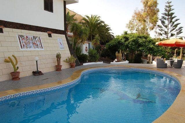 Chalet de 11 habitaciones en Alcala en venta con piscina - 2.799.000 € (Ref: 9619359)