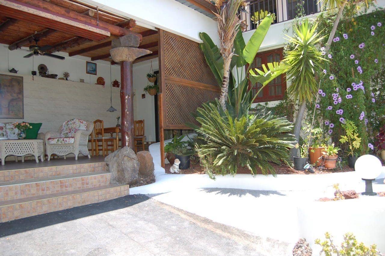 Chalet de 11 habitaciones en Alcala en venta con piscina - 2.799.000 € (Ref: 9619359)