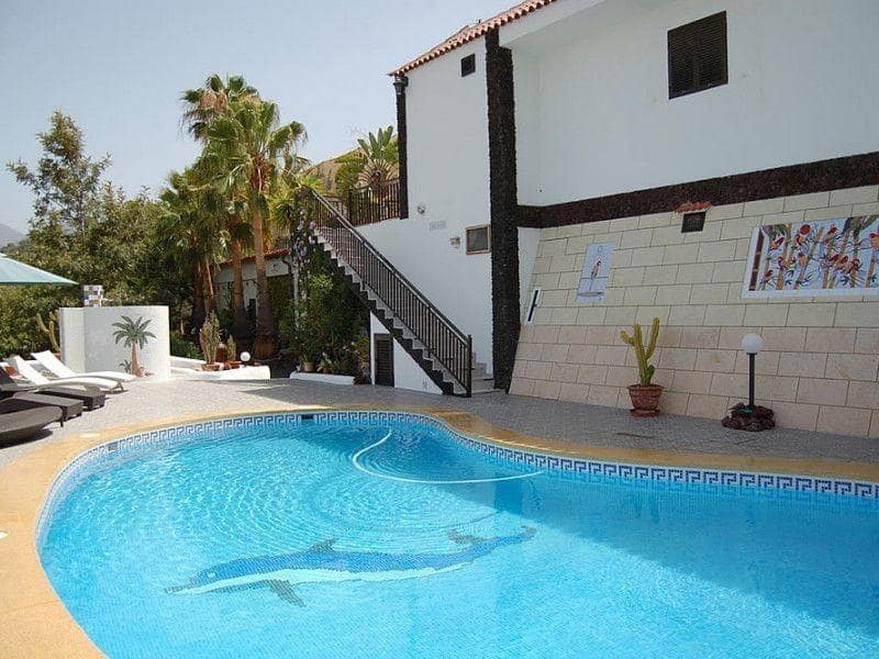 Chalet de 11 habitaciones en Alcala en venta con piscina - 2.799.000 € (Ref: 9619359)
