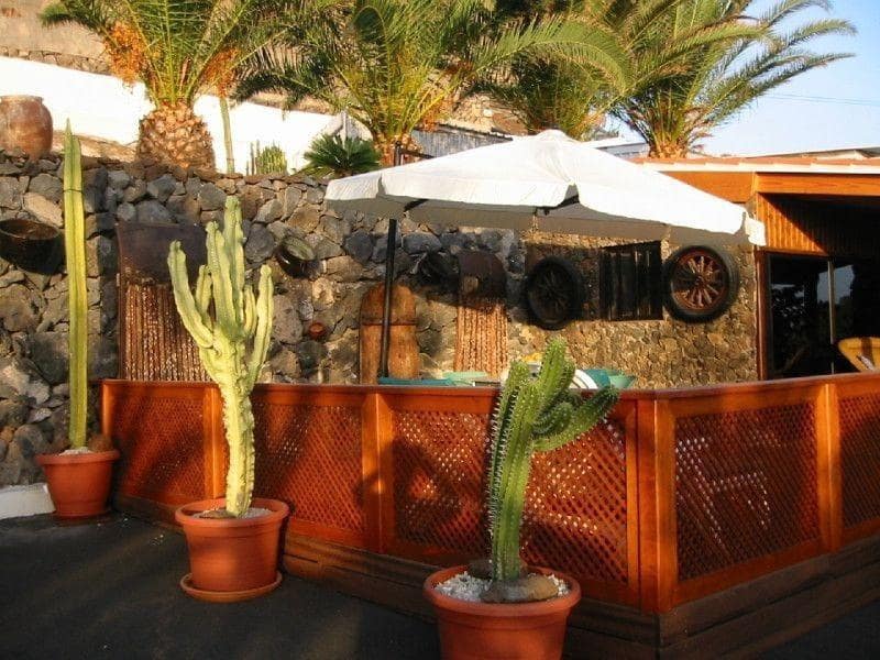 Chalet de 11 habitaciones en Alcala en venta con piscina - 2.799.000 € (Ref: 9619359)