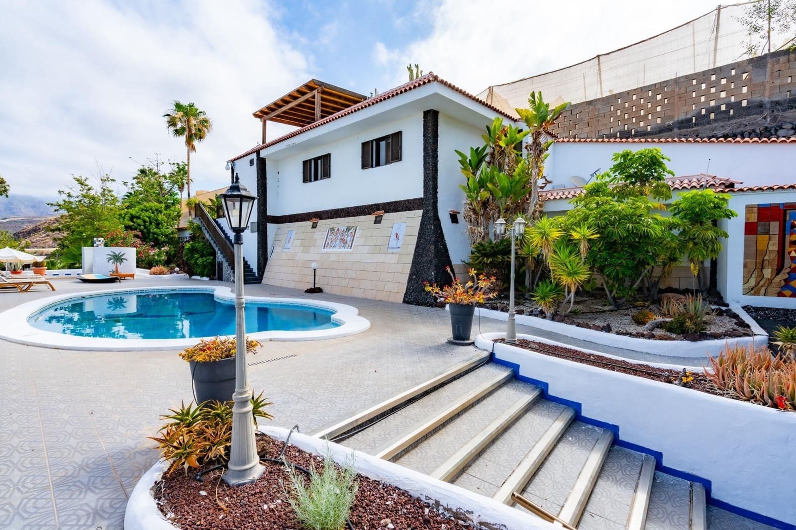 11 soveværelse Villa til salg i Alcala med swimmingpool - € 2.799.000 (Ref: 9619359)