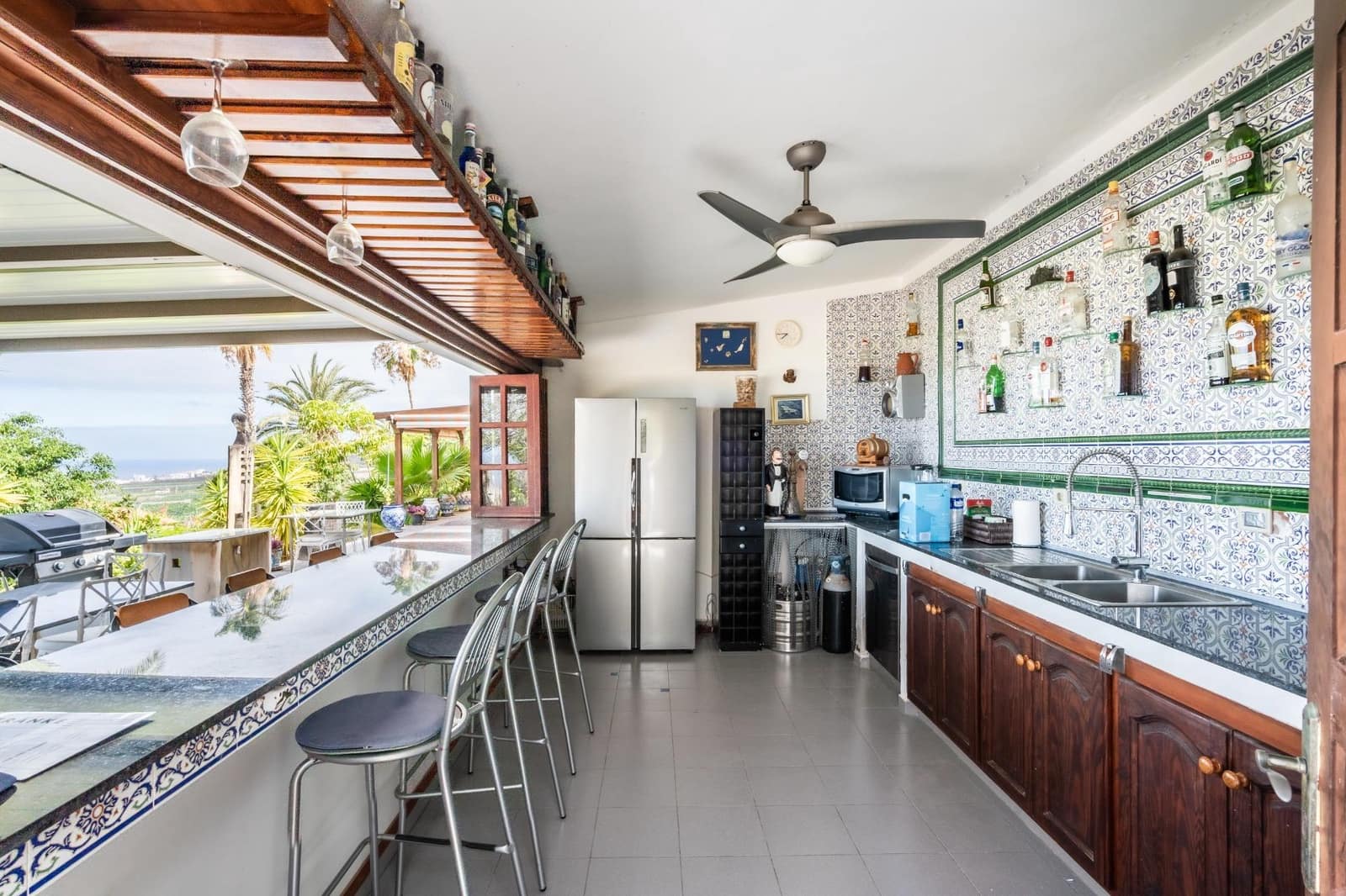 11 soveværelse Villa til salg i Alcala med swimmingpool - € 2.799.000 (Ref: 9619359)