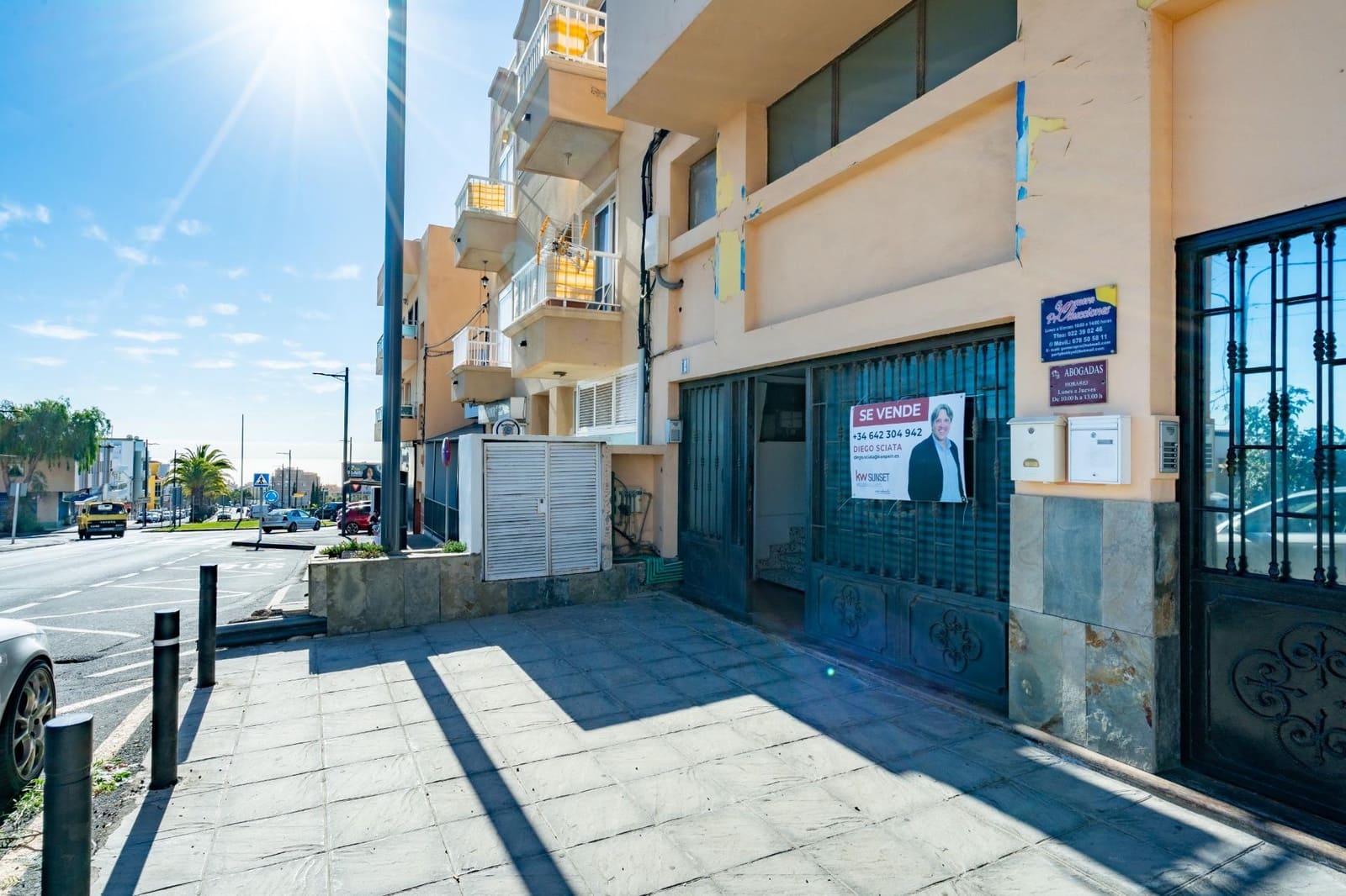 Kaupallinen myytävänä paikassa San Isidro de Abona - 140 000 € (Ref: 9625770)