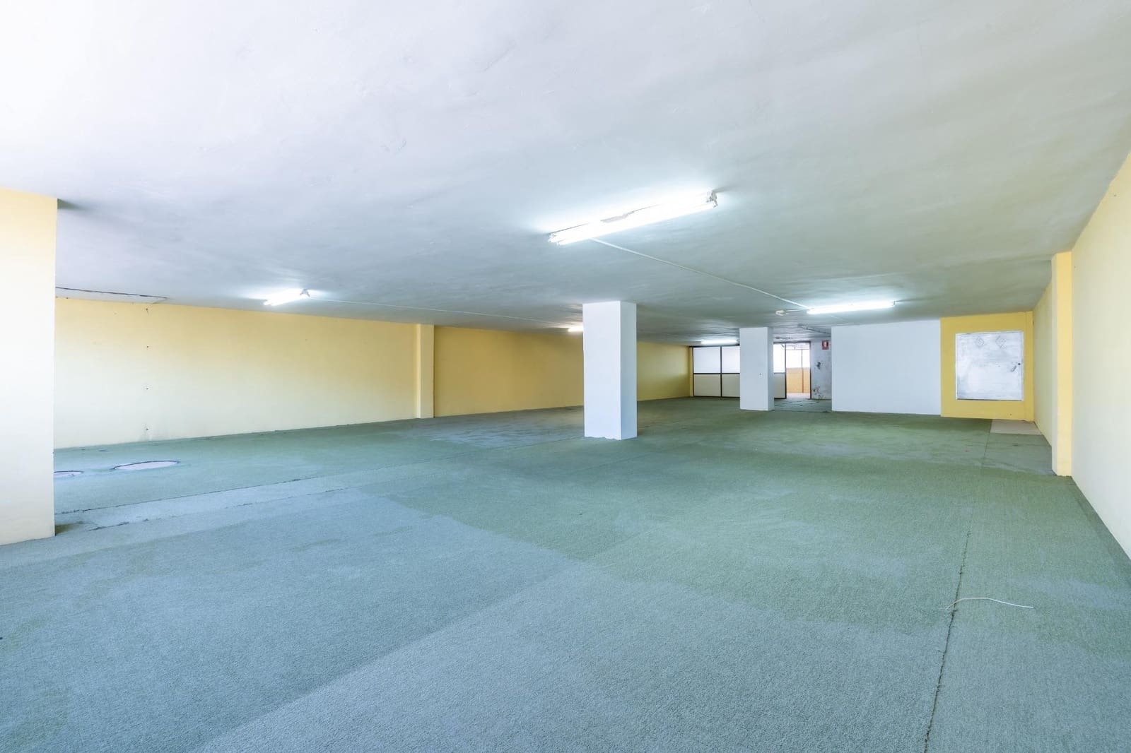 Kaupallinen myytävänä paikassa San Isidro de Abona - 96 000 € (Ref: 9625770)
