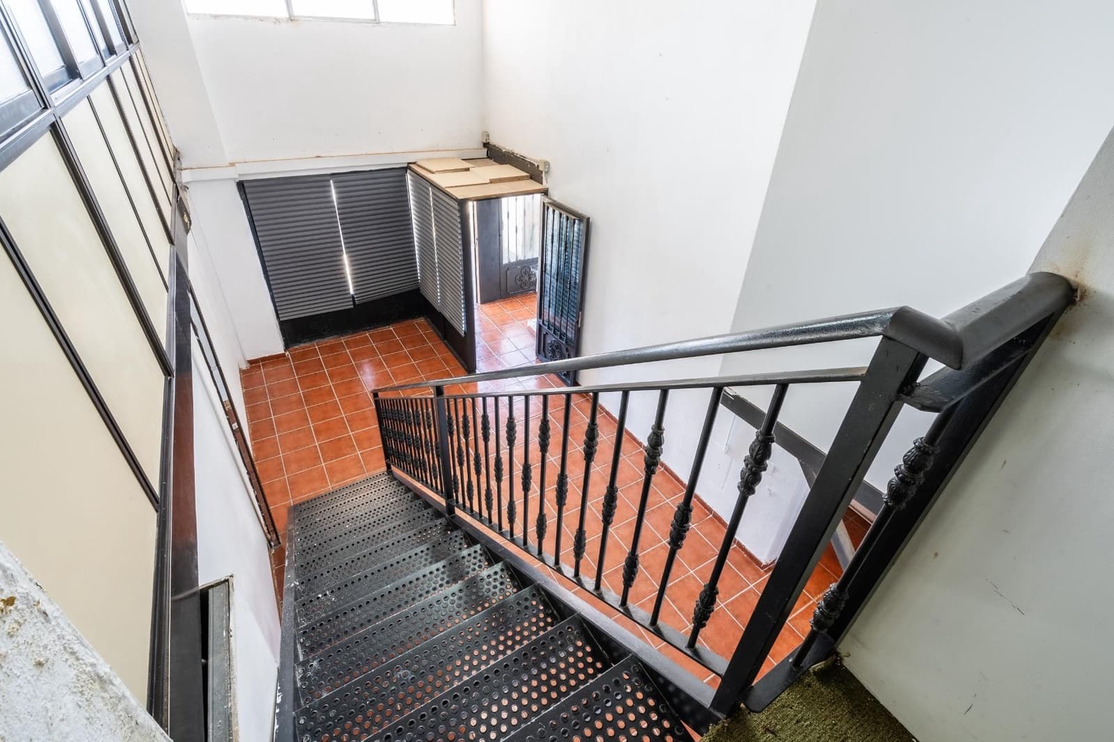 Kaupallinen myytävänä paikassa San Isidro de Abona - 96 000 € (Ref: 9625770)