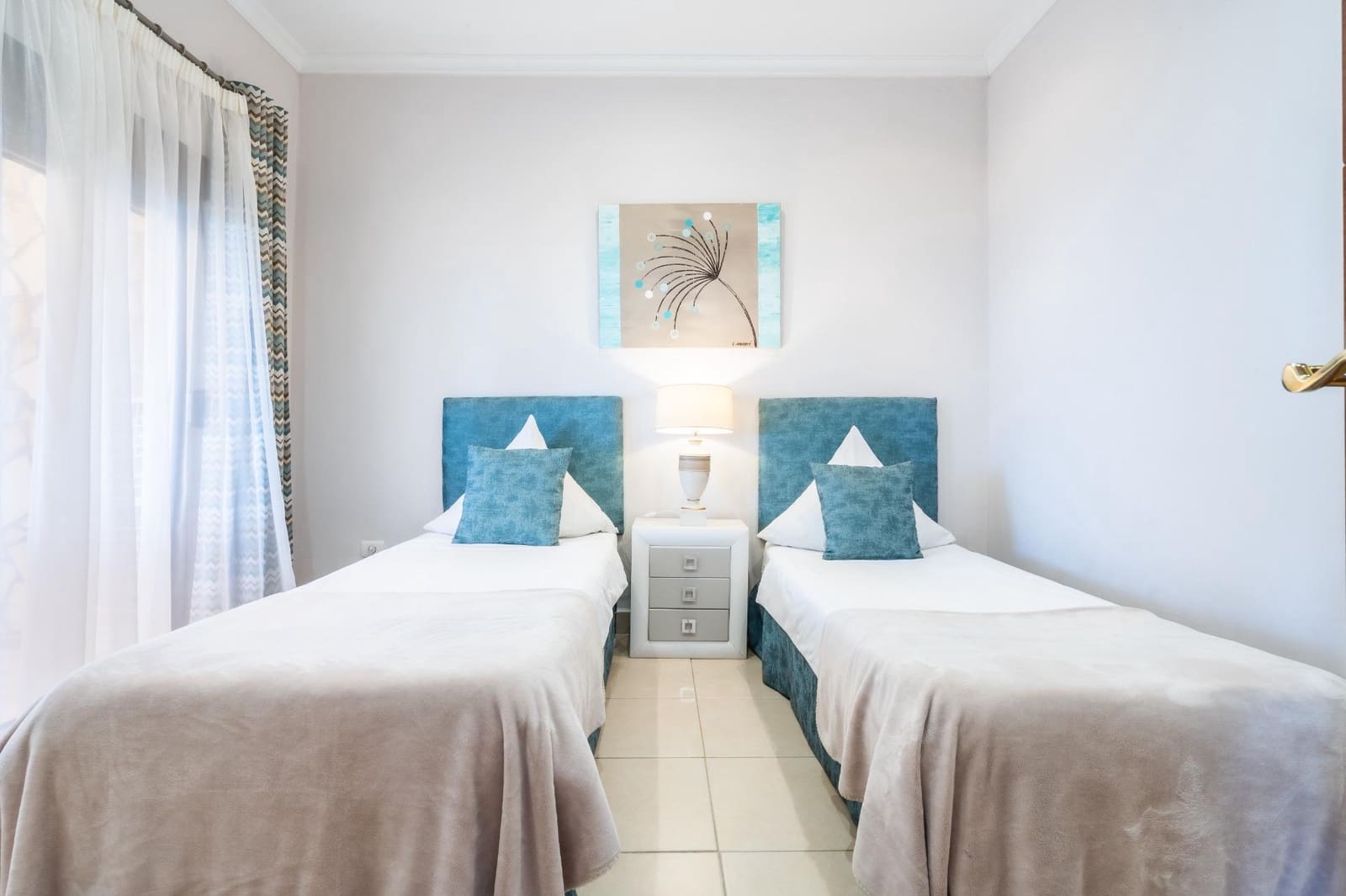 14 quarto Moradia para venda em Guia de Isora com piscina - 2 499 000 € (Ref: 9670761)