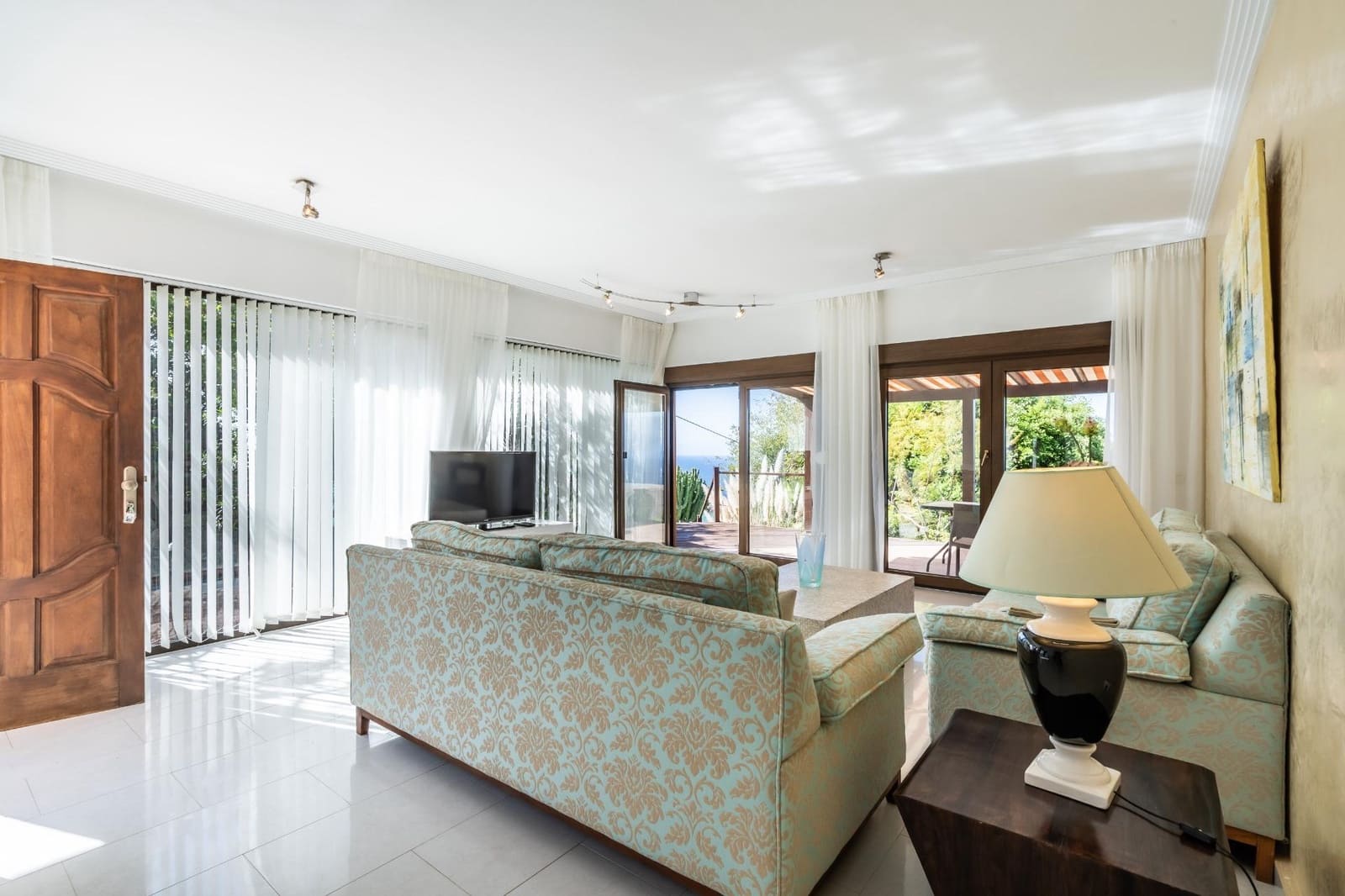 14 quarto Moradia para venda em Guia de Isora com piscina - 2 499 000 € (Ref: 9670761)