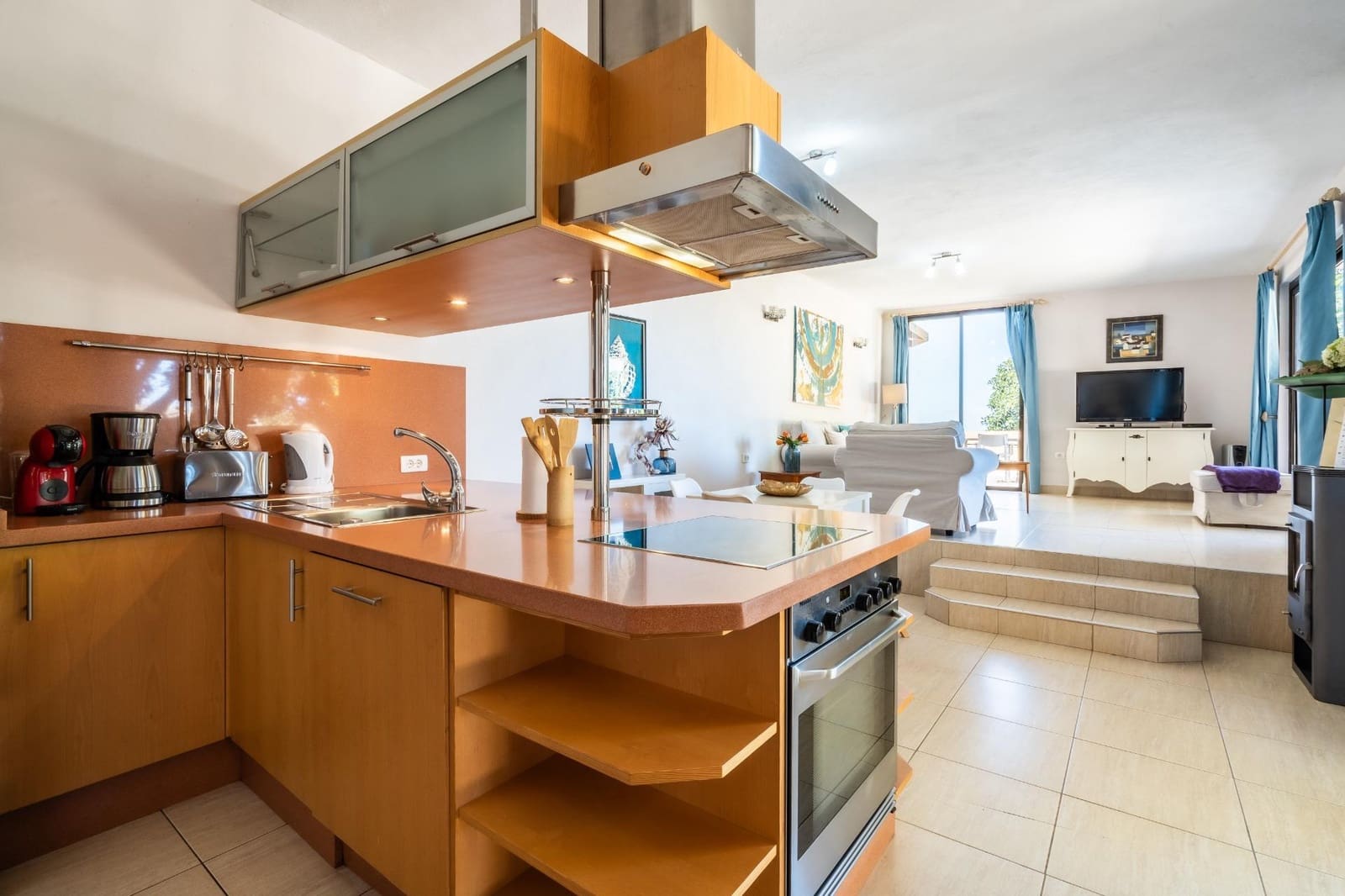 14 quarto Moradia para venda em Guia de Isora com piscina - 2 499 000 € (Ref: 9670761)