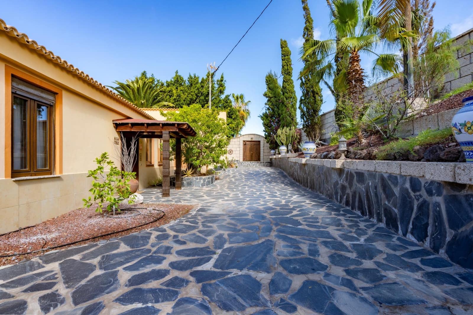 14 quarto Moradia para venda em Guia de Isora com piscina - 2 499 000 € (Ref: 9670761)